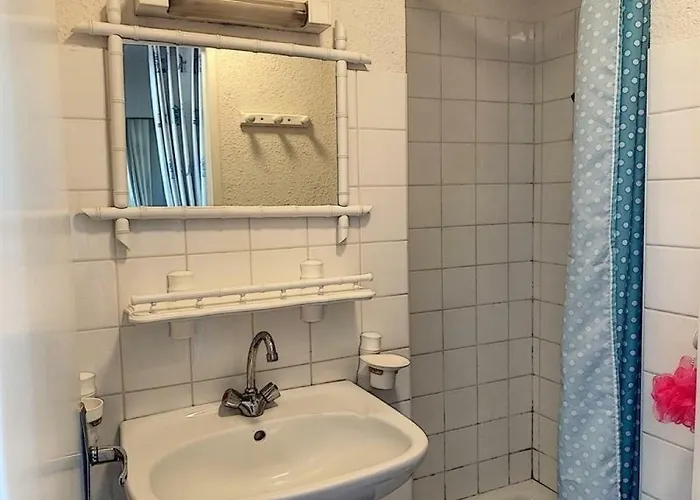 Appartement En Bord De Mer Avec 2 Chambres Et Parking - Fr-1-361-78 Appartement Jullouville